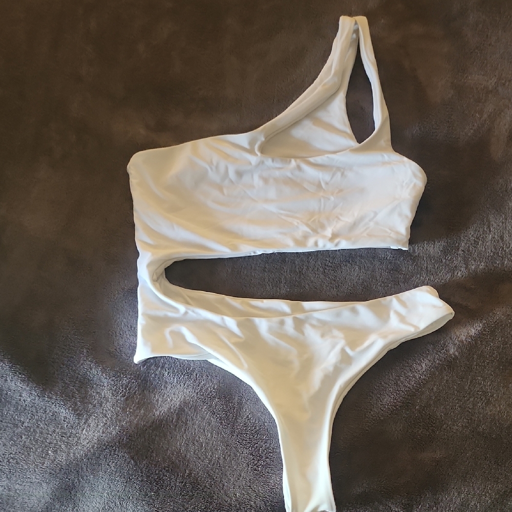 White One-Shoulder Cutout Swimsuit